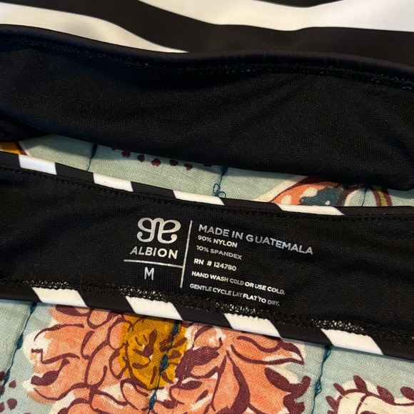 Albion Hang Ten Game Changer Swim Crop NWT size M - Picture 7 of 8